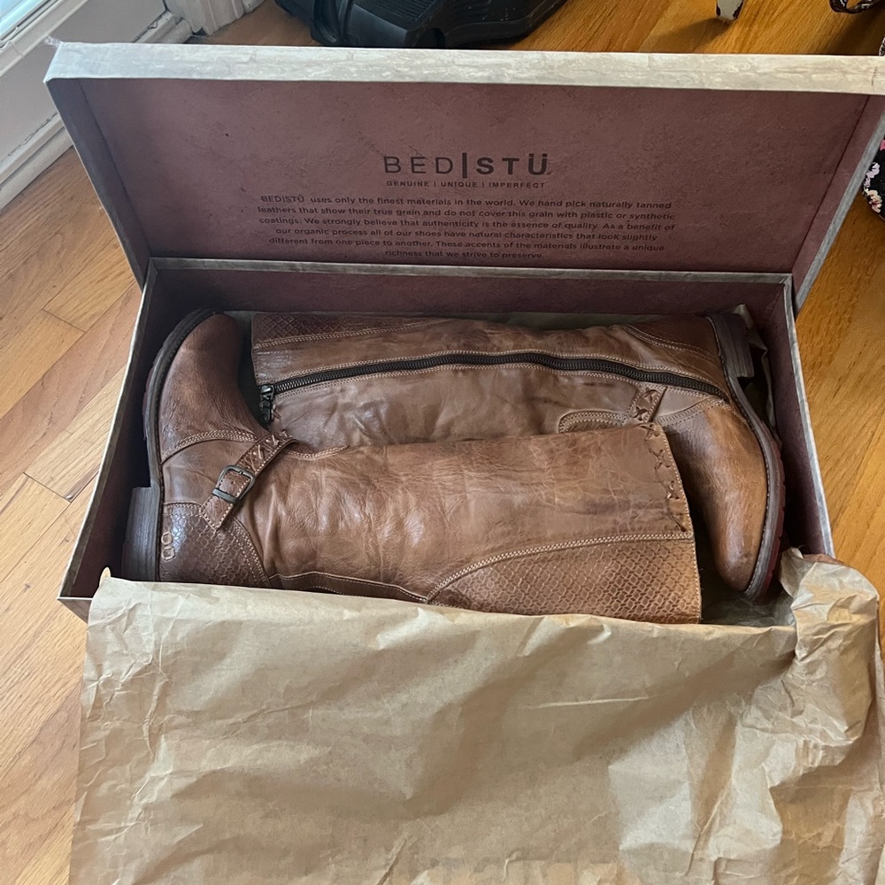 Classic Bed Stu® Glaye Tan Rustin Size 8